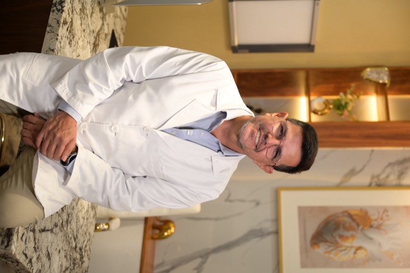 Dr. Luis Meza